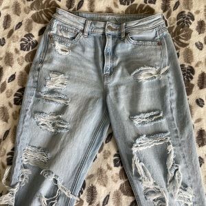 AE mom jeans w/ comfort stretch waistband - size 2